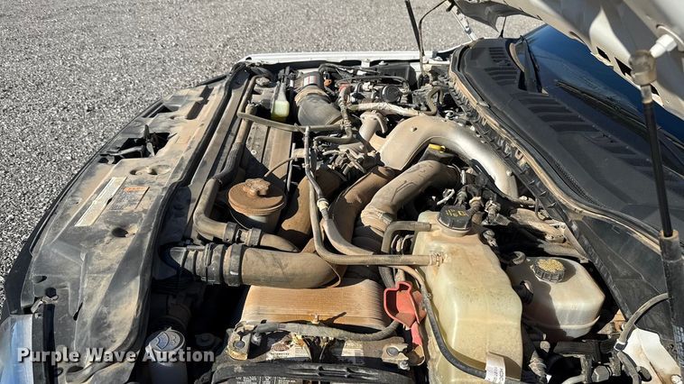 image for item EU5341 2021 Ford F350 Super Duty  SuperCab flatbed pickup truck