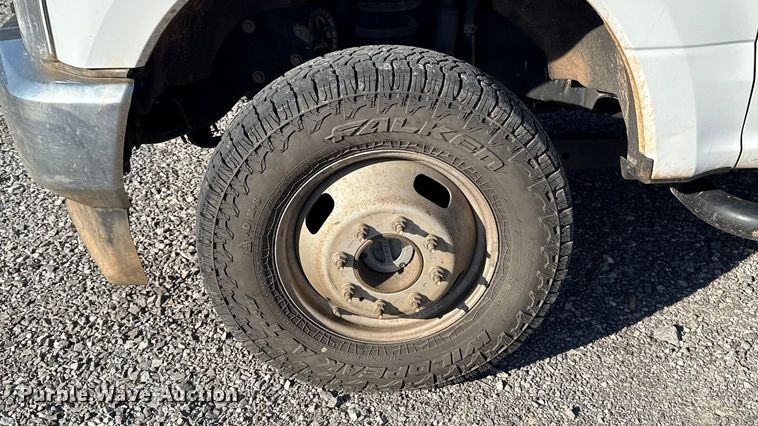 image for item EU5341 2021 Ford F350 Super Duty  SuperCab flatbed pickup truck