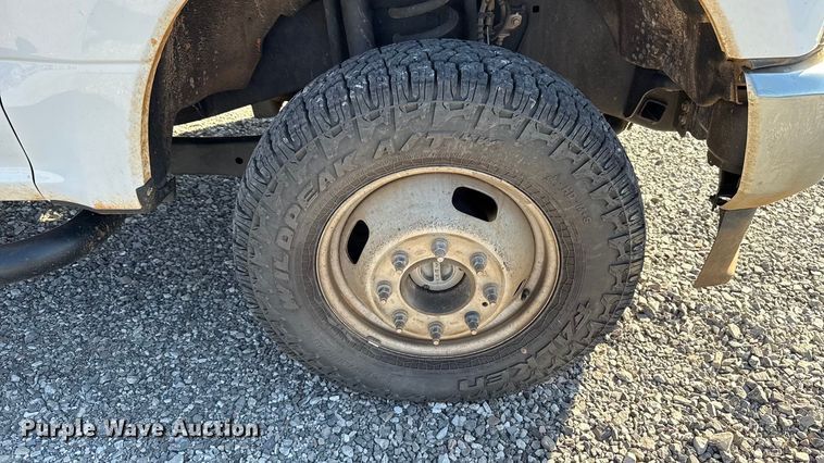 image for item EU5341 2021 Ford F350 Super Duty  SuperCab flatbed pickup truck