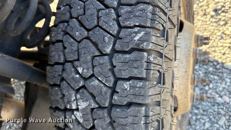 image for item EU5341 2021 Ford F350 Super Duty  SuperCab flatbed pickup truck