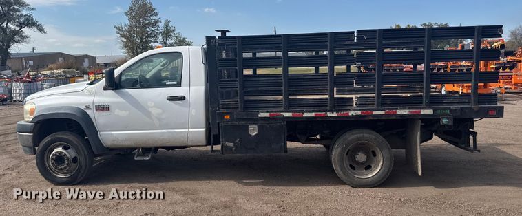 image for item EU6139 2009 Dodge Ram 5500 flatbed truck
