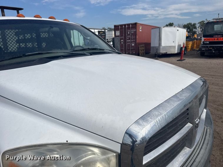 image for item EU6139 2009 Dodge Ram 5500 flatbed truck