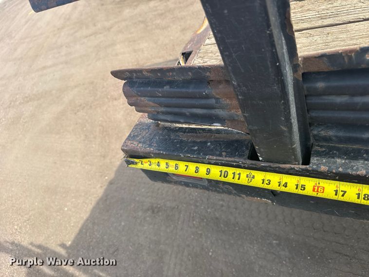 image for item EU6139 2009 Dodge Ram 5500 flatbed truck