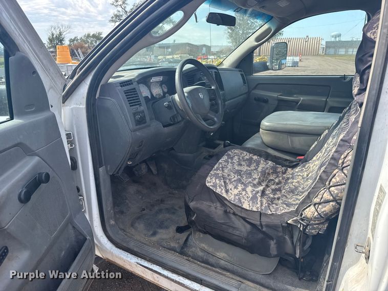 image for item EU6139 2009 Dodge Ram 5500 flatbed truck