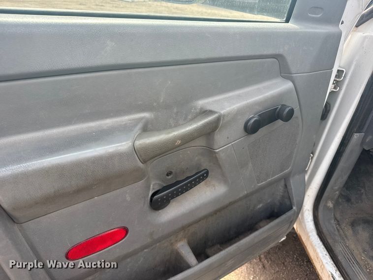 image for item EU6139 2009 Dodge Ram 5500 flatbed truck