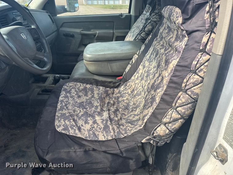 image for item EU6139 2009 Dodge Ram 5500 flatbed truck