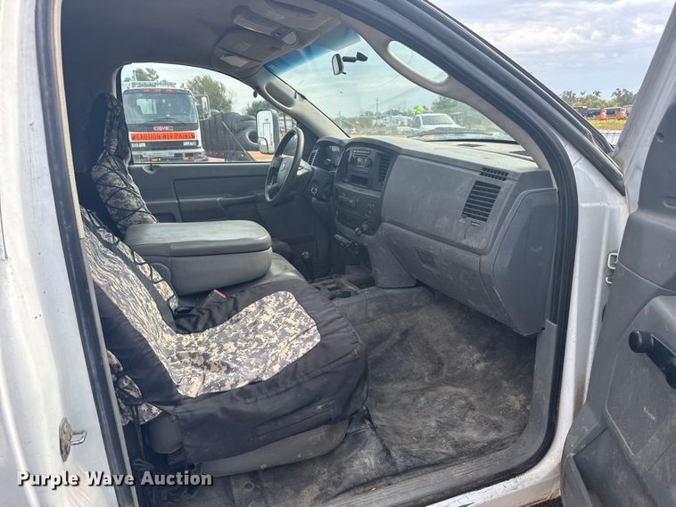 image for item EU6139 2009 Dodge Ram 5500 flatbed truck