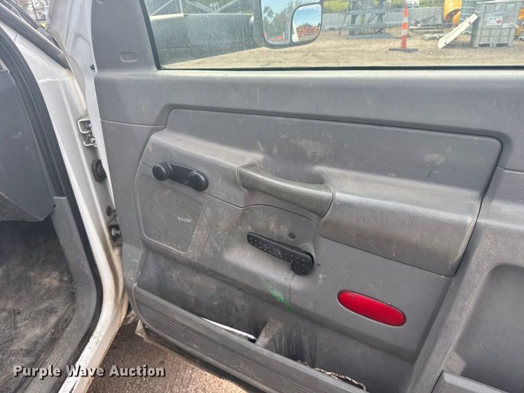 image for item EU6139 2009 Dodge Ram 5500 flatbed truck