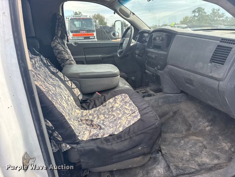 image for item EU6139 2009 Dodge Ram 5500 flatbed truck