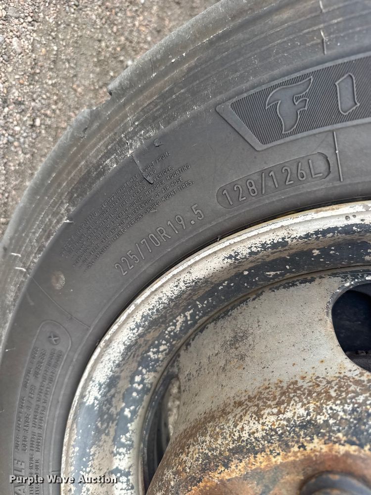 image for item EU6139 2009 Dodge Ram 5500 flatbed truck