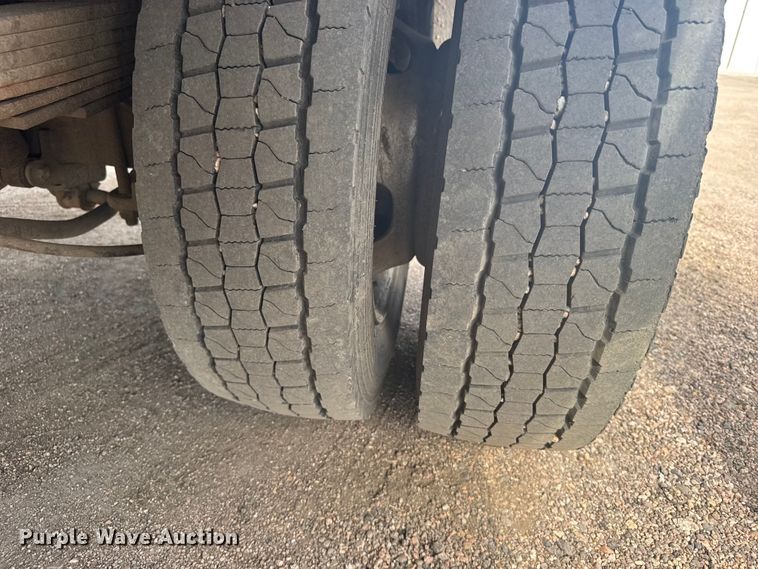 image for item EU6139 2009 Dodge Ram 5500 flatbed truck