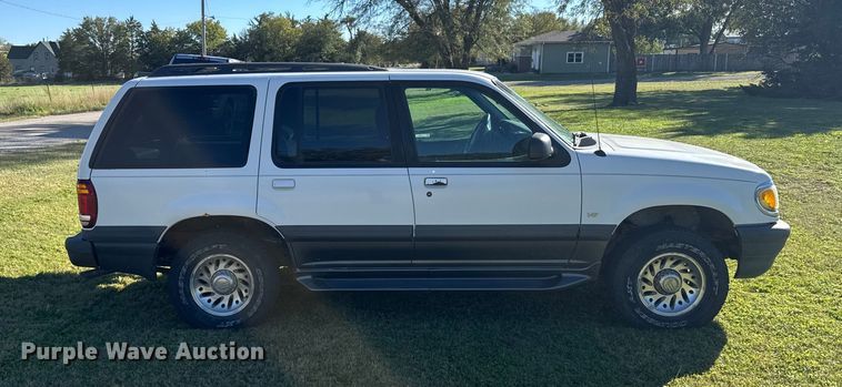 image for item EU6217 2001 Mercury Mountaineer SUV