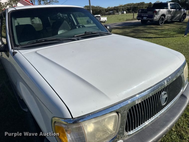 image for item EU6217 2001 Mercury Mountaineer SUV