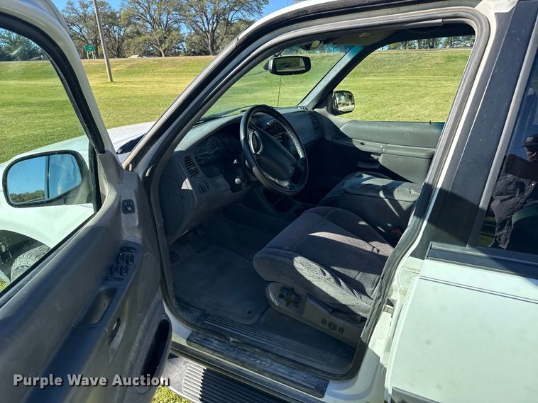 image for item EU6217 2001 Mercury Mountaineer SUV