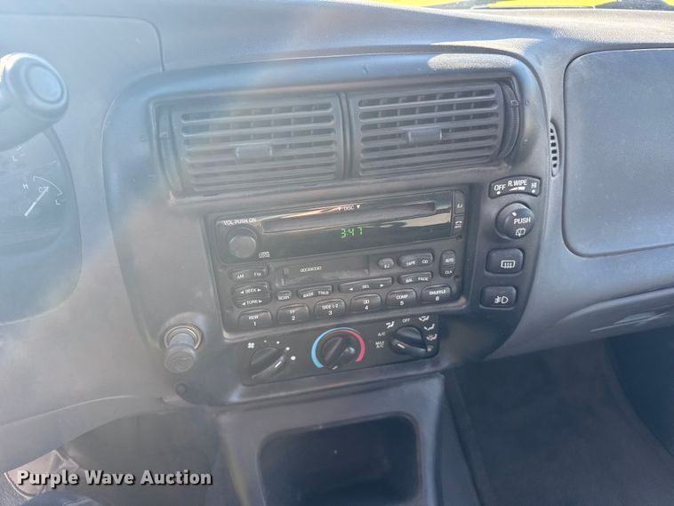 image for item EU6217 2001 Mercury Mountaineer SUV