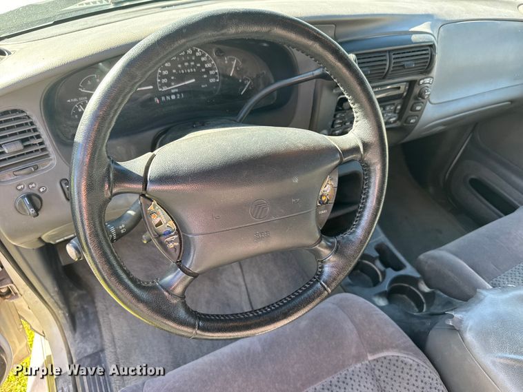 image for item EU6217 2001 Mercury Mountaineer SUV