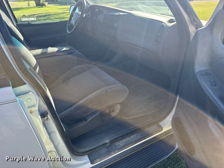 image for item EU6217 2001 Mercury Mountaineer SUV