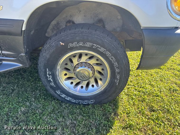 image for item EU6217 2001 Mercury Mountaineer SUV