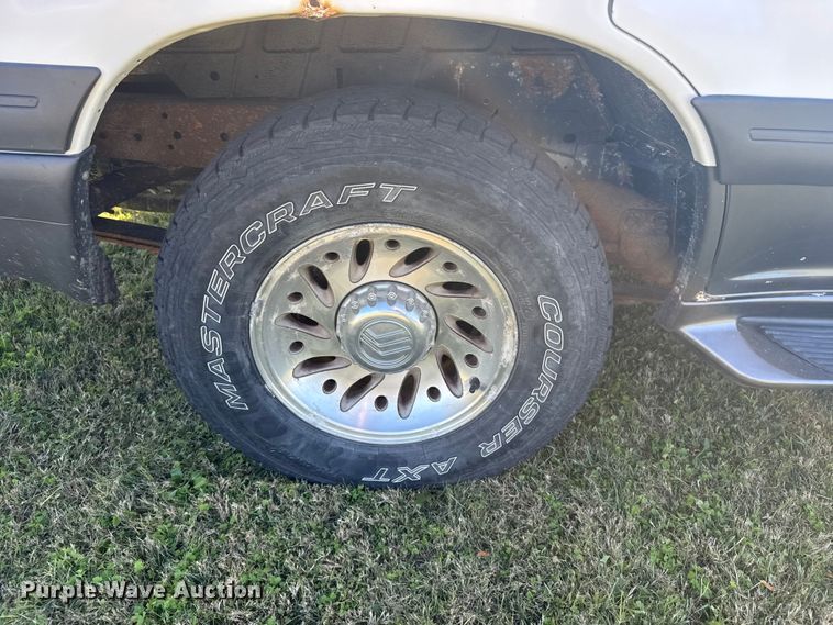 image for item EU6217 2001 Mercury Mountaineer SUV