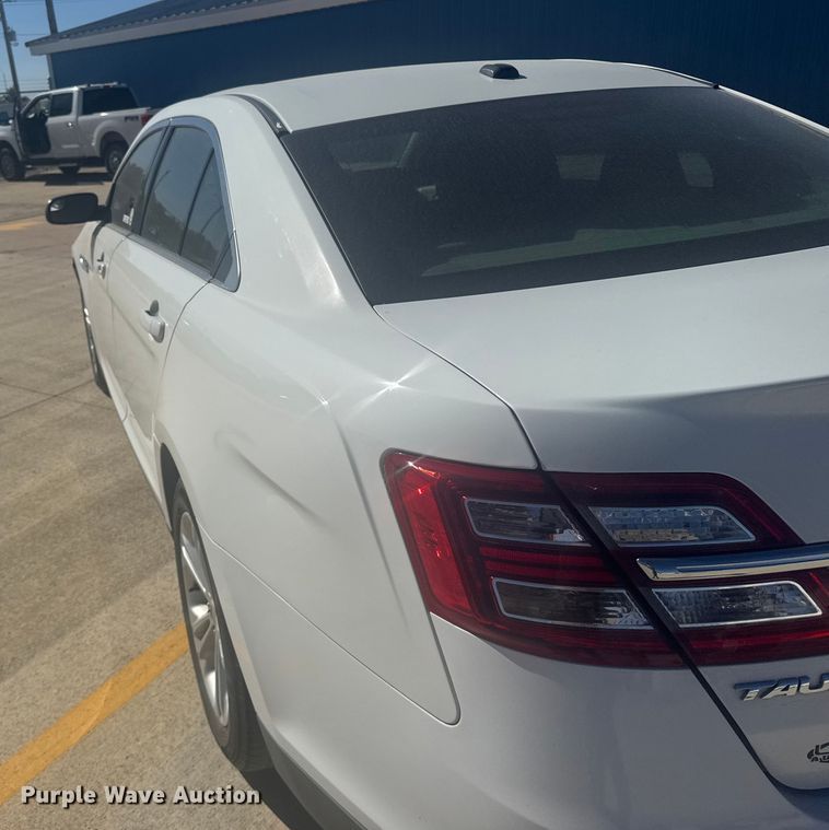 image for item EU6220 2015 Ford Taurus 