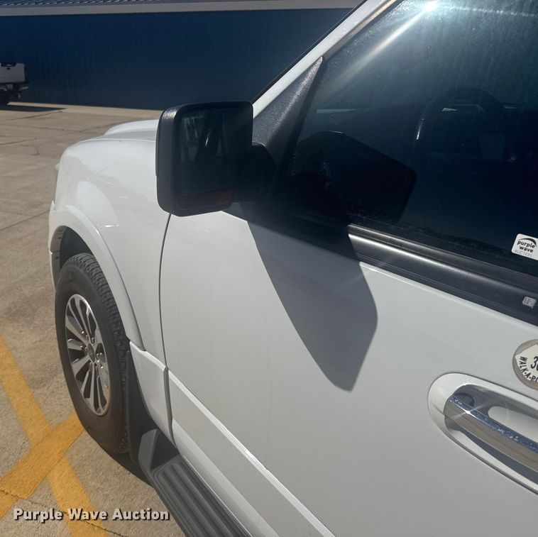 image for item EU6221 2017 Ford Expedition EL SUV