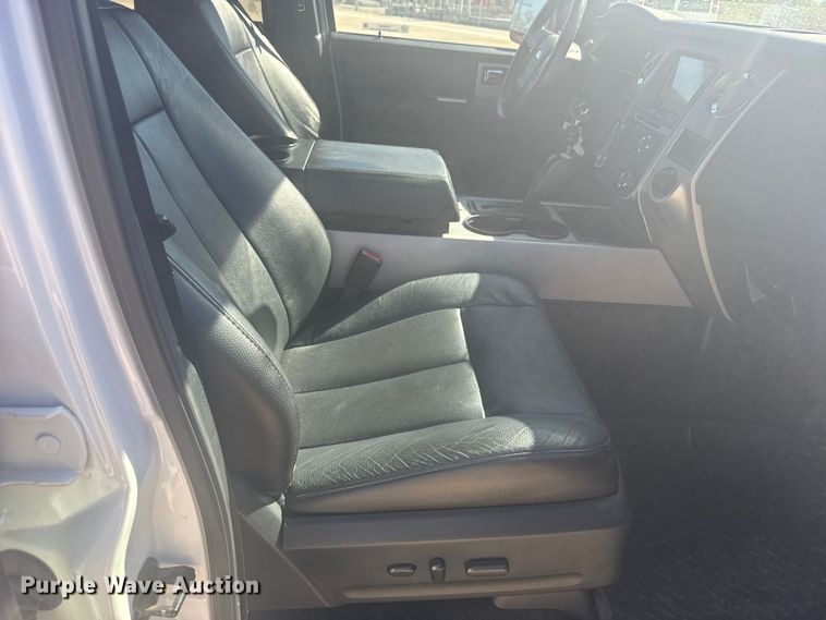 image for item EU6221 2017 Ford Expedition EL SUV