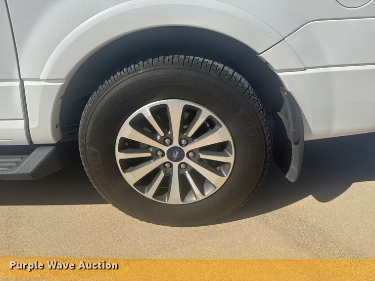 image for item EU6221 2017 Ford Expedition EL SUV