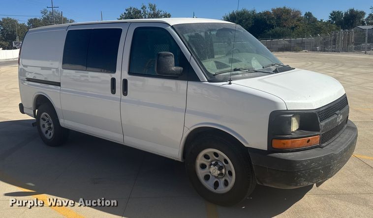 image for item EU6222 2014 Chevrolet Express 1500 van
