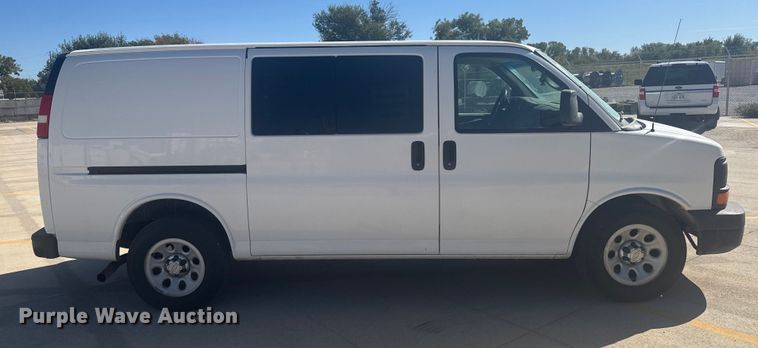 image for item EU6222 2014 Chevrolet Express 1500 van