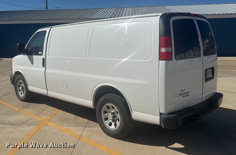 image for item EU6222 2014 Chevrolet Express 1500 van