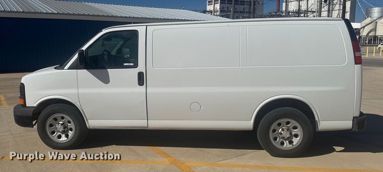 image for item EU6222 2014 Chevrolet Express 1500 van
