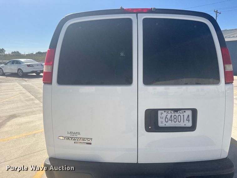 image for item EU6222 2014 Chevrolet Express 1500 van
