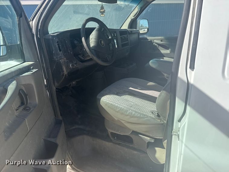image for item EU6222 2014 Chevrolet Express 1500 van