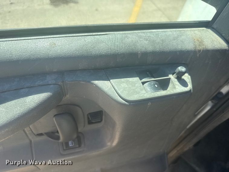 image for item EU6222 2014 Chevrolet Express 1500 van