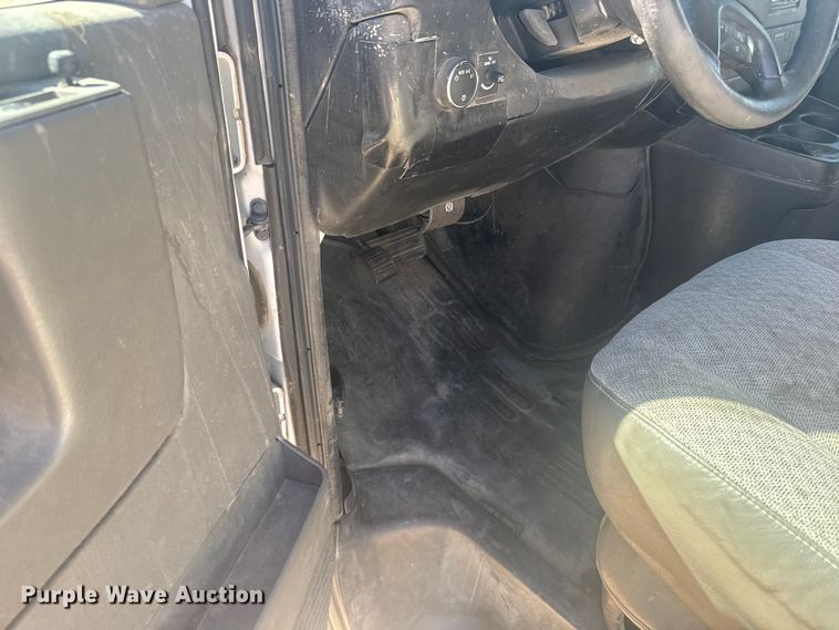 image for item EU6222 2014 Chevrolet Express 1500 van