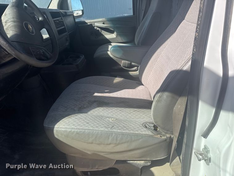 image for item EU6222 2014 Chevrolet Express 1500 van