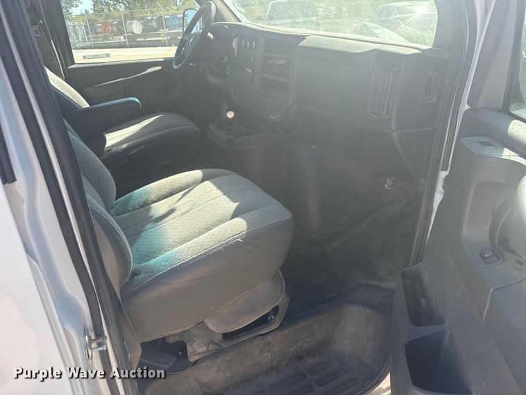 image for item EU6222 2014 Chevrolet Express 1500 van