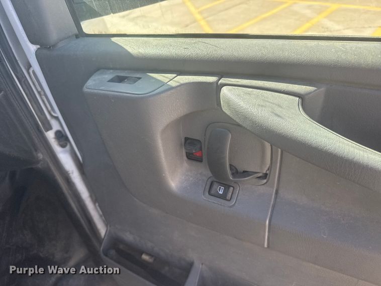 image for item EU6222 2014 Chevrolet Express 1500 van