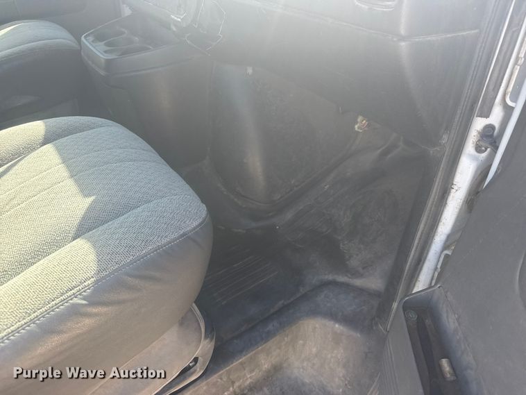 image for item EU6222 2014 Chevrolet Express 1500 van