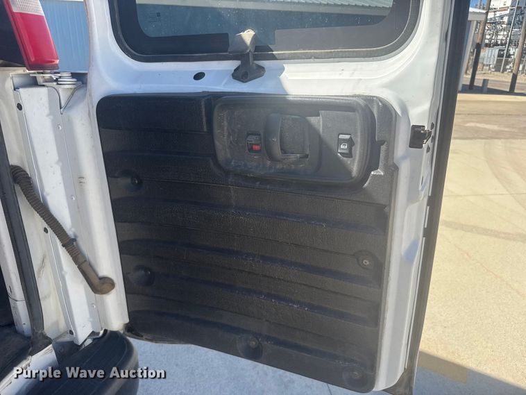 image for item EU6222 2014 Chevrolet Express 1500 van