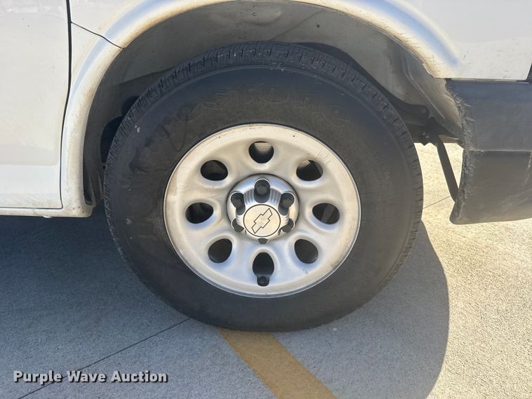 image for item EU6222 2014 Chevrolet Express 1500 van