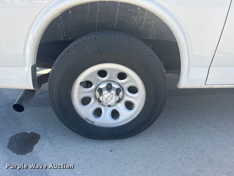 image for item EU6222 2014 Chevrolet Express 1500 van