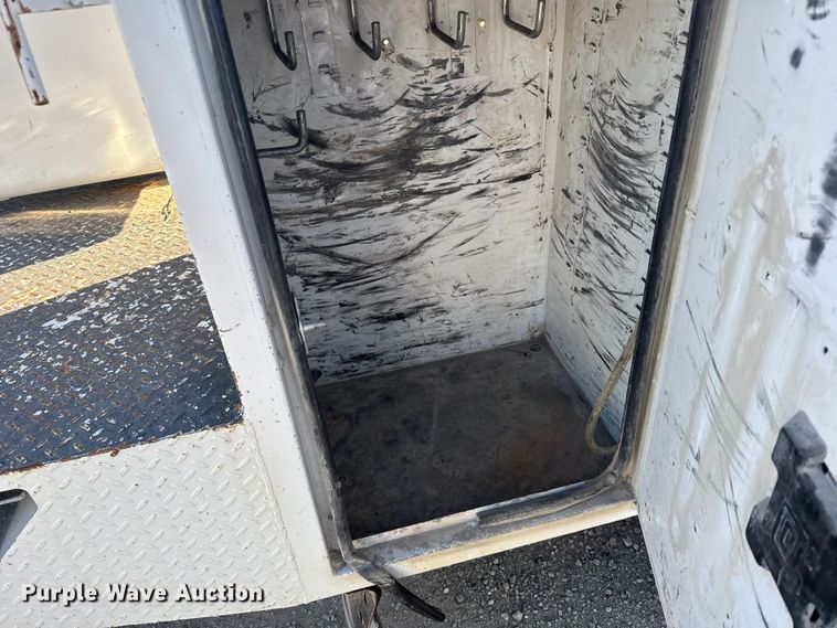 image for item EU6224 2016 Ford F550 Super Duty XL bucket truck