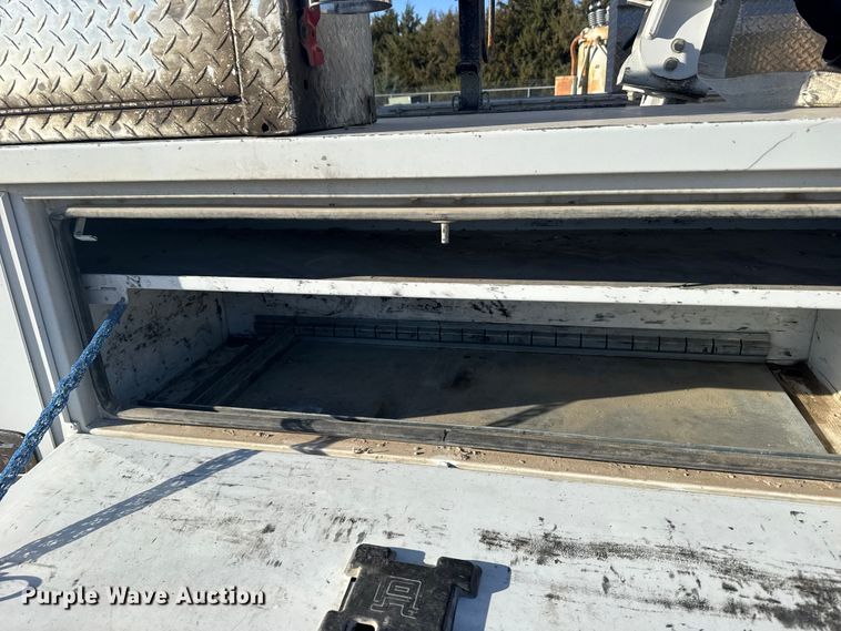 image for item EU6224 2016 Ford F550 Super Duty XL bucket truck