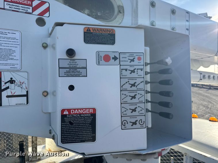 image for item EU6224 2016 Ford F550 Super Duty XL bucket truck