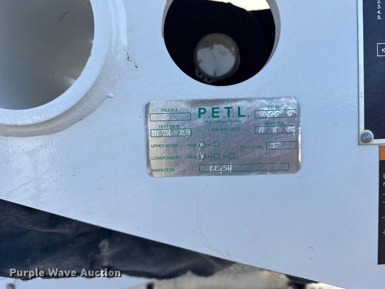 image for item EU6224 2016 Ford F550 Super Duty XL bucket truck