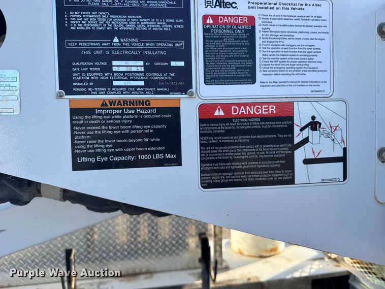 image for item EU6224 2016 Ford F550 Super Duty XL bucket truck