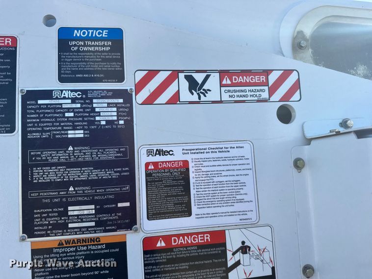 image for item EU6224 2016 Ford F550 Super Duty XL bucket truck