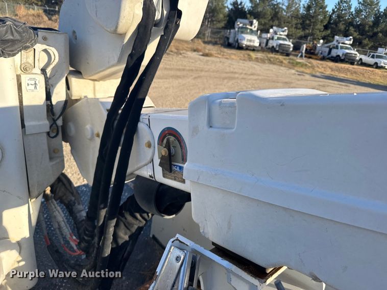 image for item EU6224 2016 Ford F550 Super Duty XL bucket truck