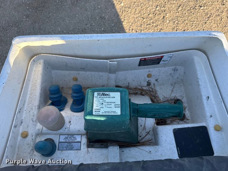 image for item EU6224 2016 Ford F550 Super Duty XL bucket truck